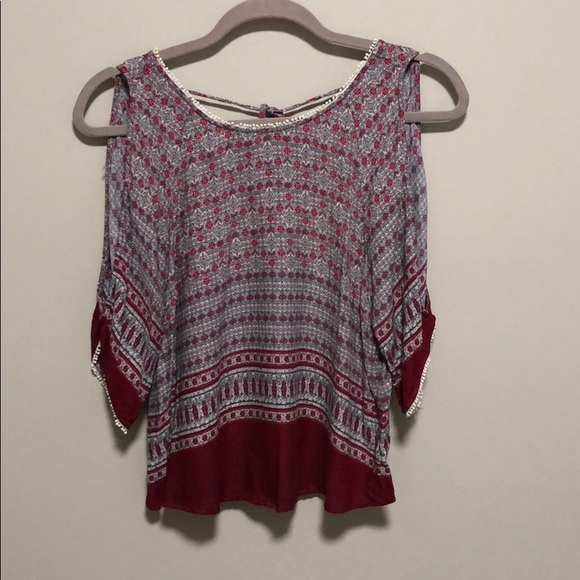 Forever 21 cold shoulder top - Picture 1 of 3